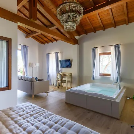 Antichi Casali Di Charme Resort